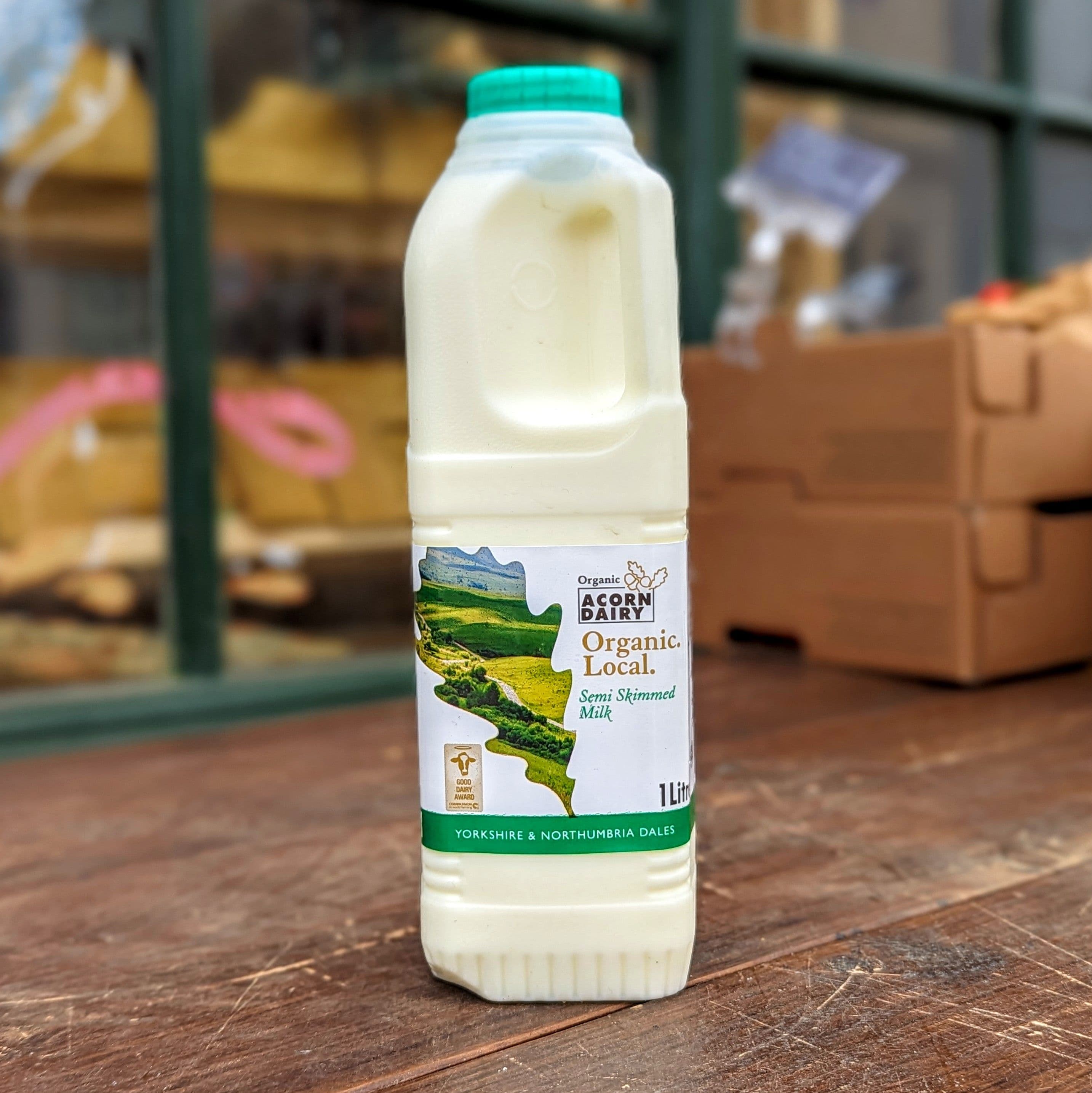 Organic Semi Skimmed Milk (1 Litre, Acorn Dairy)